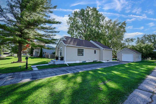 831 W GROVE STREET, Appleton, WI 54915