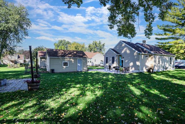 831 W GROVE STREET, Appleton, WI 54915