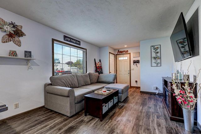 831 W GROVE STREET, Appleton, WI 54915