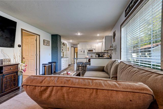 831 W GROVE STREET, Appleton, WI 54915