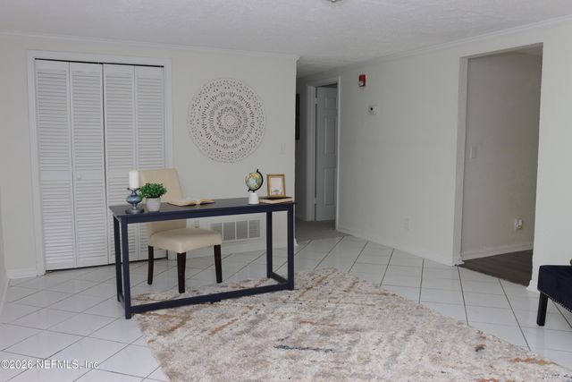 8424 LINCREST Drive W, Jacksonville, FL 32208