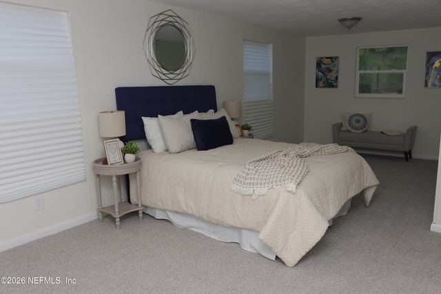 8424 LINCREST Drive W, Jacksonville, FL 32208