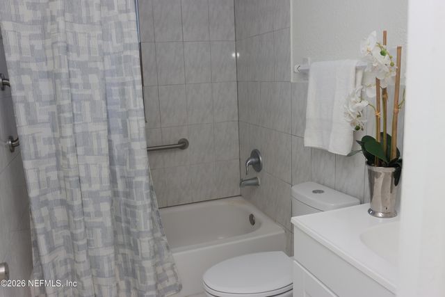 8424 LINCREST Drive W, Jacksonville, FL 32208