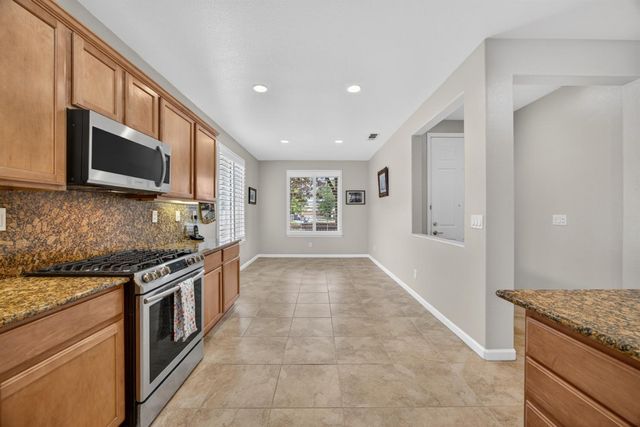 7401 Rothschild Ct, Elk Grove, CA 95757