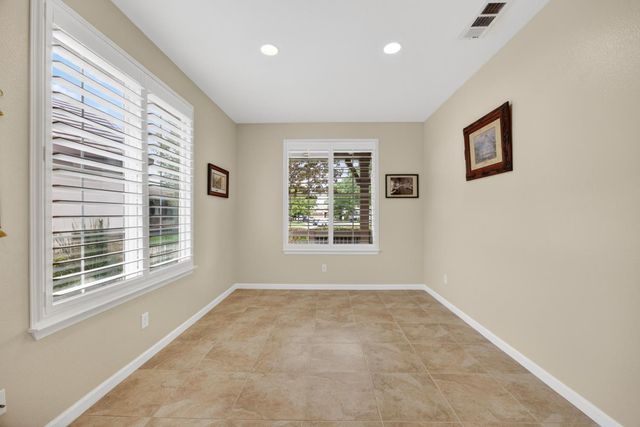 7401 Rothschild Ct, Elk Grove, CA 95757