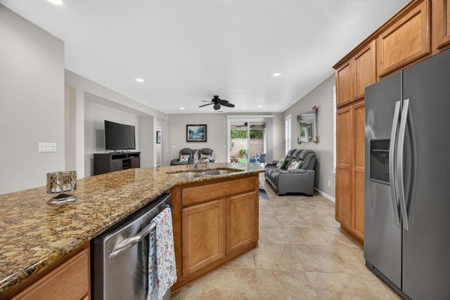 7401 Rothschild Ct, Elk Grove, CA 95757