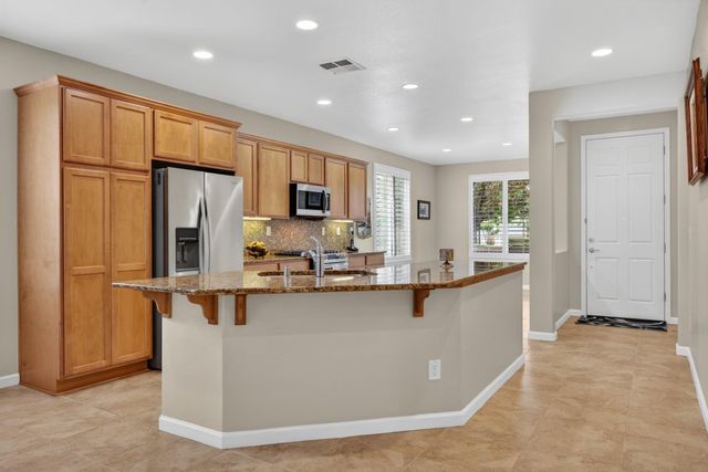 7401 Rothschild Ct, Elk Grove, CA 95757