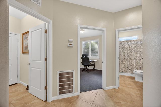 7401 Rothschild Ct, Elk Grove, CA 95757
