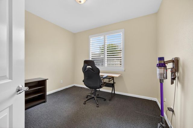 7401 Rothschild Ct, Elk Grove, CA 95757