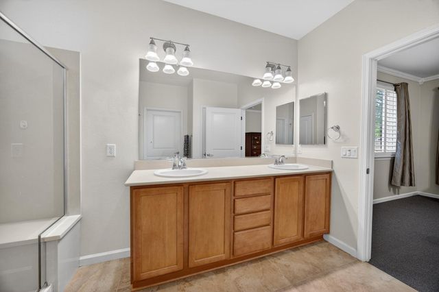 7401 Rothschild Ct, Elk Grove, CA 95757