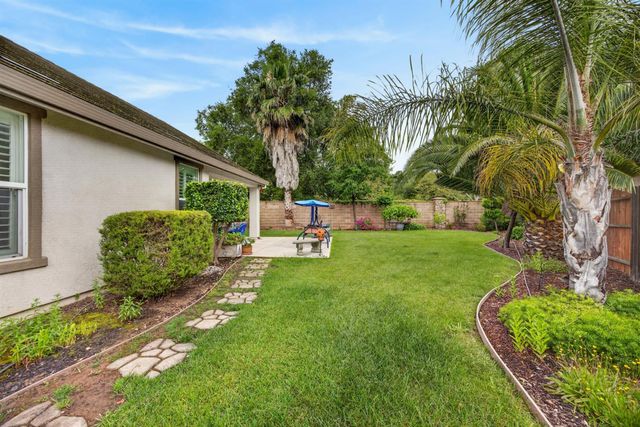 7401 Rothschild Ct, Elk Grove, CA 95757