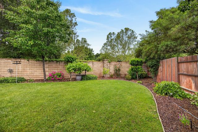 7401 Rothschild Ct, Elk Grove, CA 95757