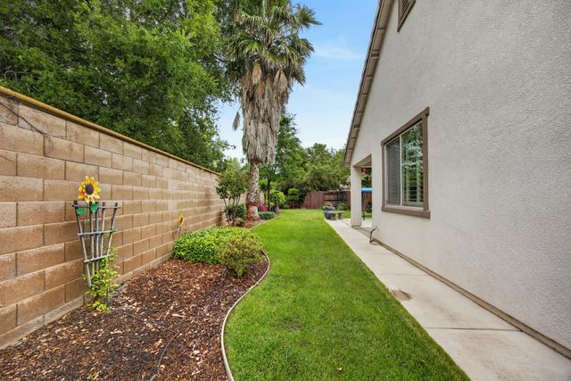 7401 Rothschild Ct, Elk Grove, CA 95757
