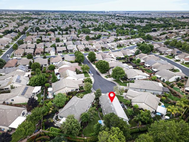7401 Rothschild Ct, Elk Grove, CA 95757