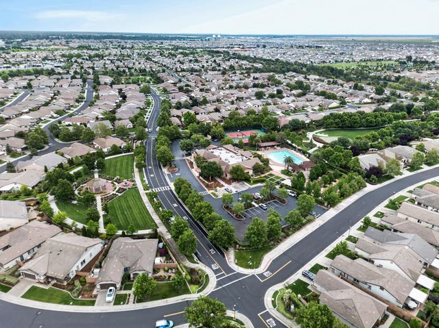 7401 Rothschild Ct, Elk Grove, CA 95757