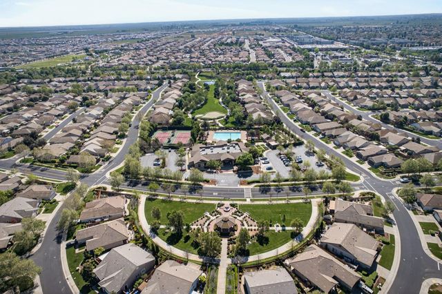 7401 Rothschild Ct, Elk Grove, CA 95757