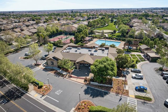 7401 Rothschild Ct, Elk Grove, CA 95757