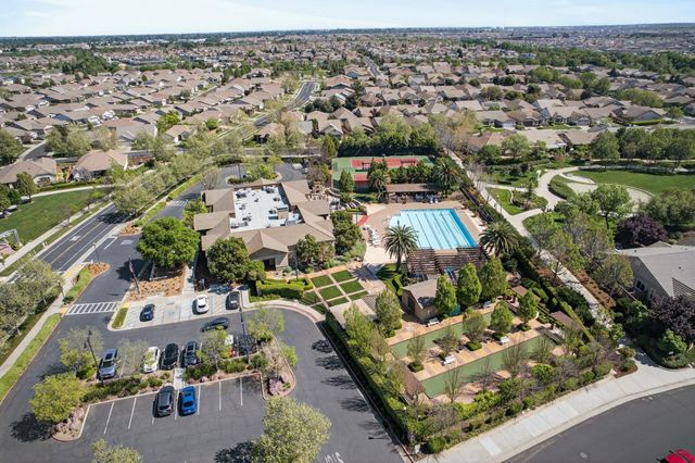 7401 Rothschild Ct, Elk Grove, CA 95757