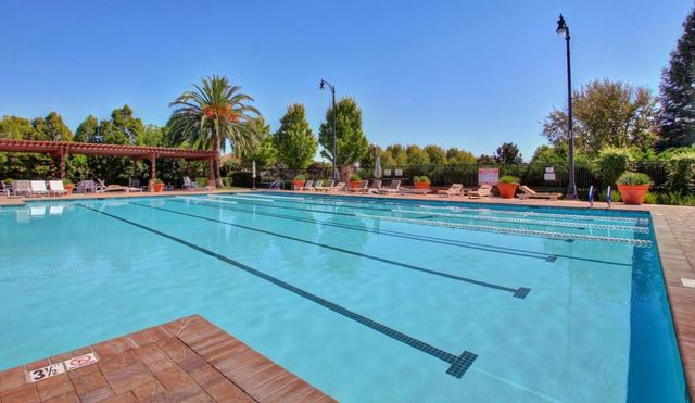 7401 Rothschild Ct, Elk Grove, CA 95757