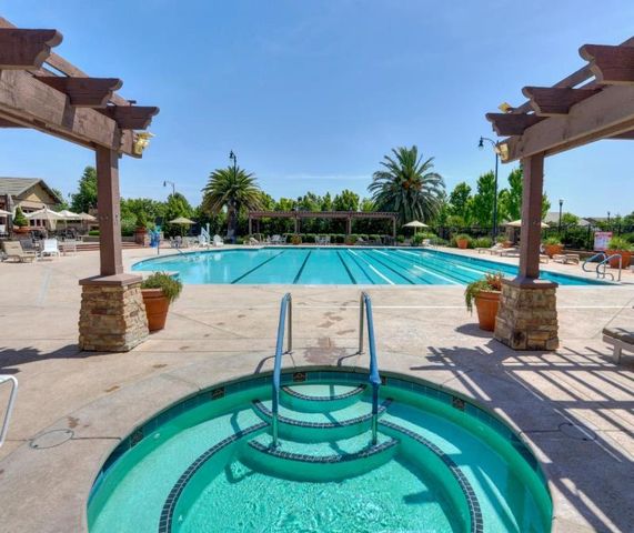 7401 Rothschild Ct, Elk Grove, CA 95757