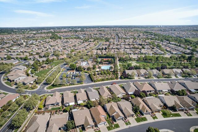 7401 Rothschild Ct, Elk Grove, CA 95757