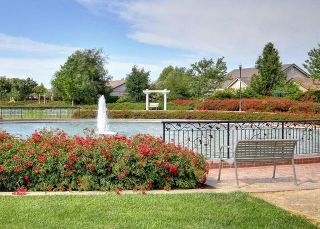 7401 Rothschild Ct, Elk Grove, CA 95757