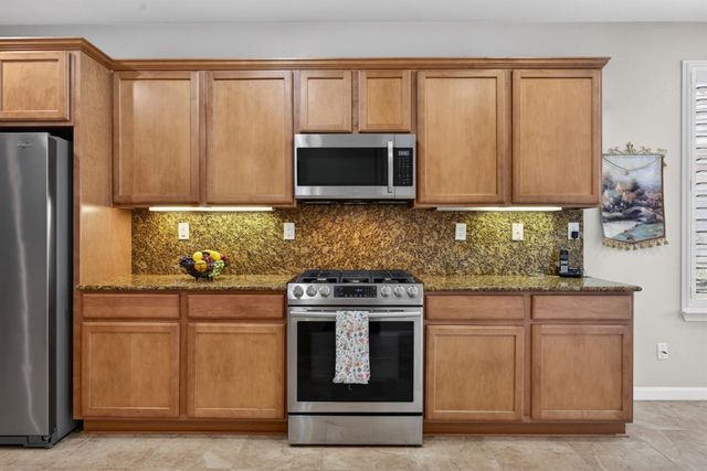 7401 Rothschild Ct, Elk Grove, CA 95757