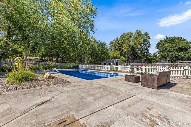 7439 Eastlane Avenue, Jenison, MI 49428