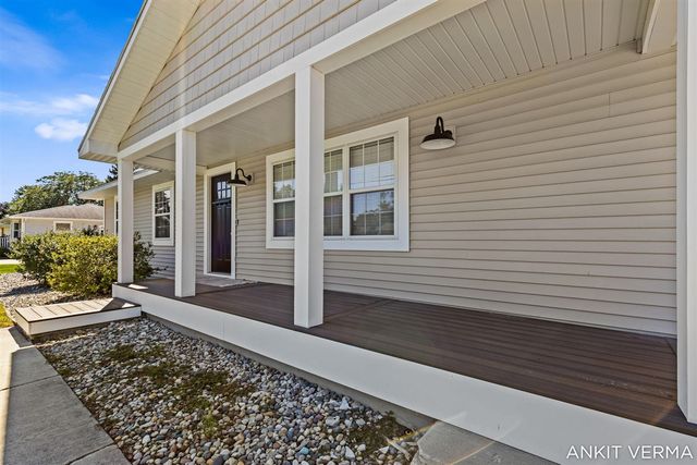 7439 Eastlane Avenue, Jenison, MI 49428