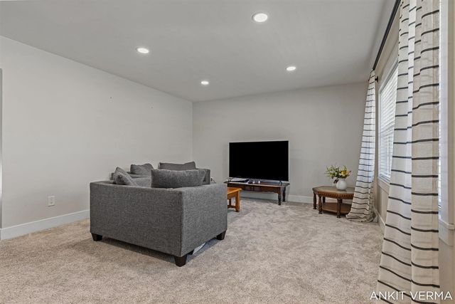 7439 Eastlane Avenue, Jenison, MI 49428