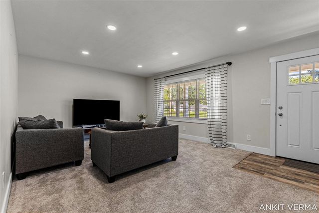 7439 Eastlane Avenue, Jenison, MI 49428