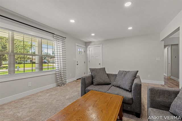 7439 Eastlane Avenue, Jenison, MI 49428