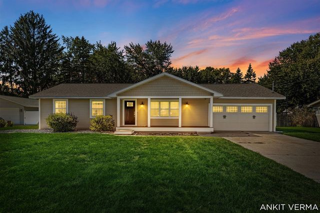 7439 Eastlane Avenue, Jenison, MI 49428
