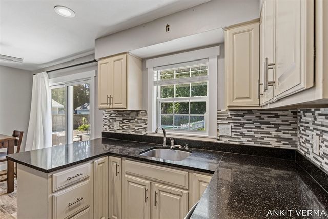 7439 Eastlane Avenue, Jenison, MI 49428