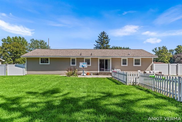 7439 Eastlane Avenue, Jenison, MI 49428