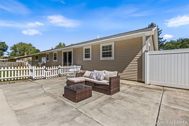 7439 Eastlane Avenue, Jenison, MI 49428