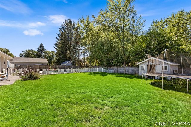 7439 Eastlane Avenue, Jenison, MI 49428