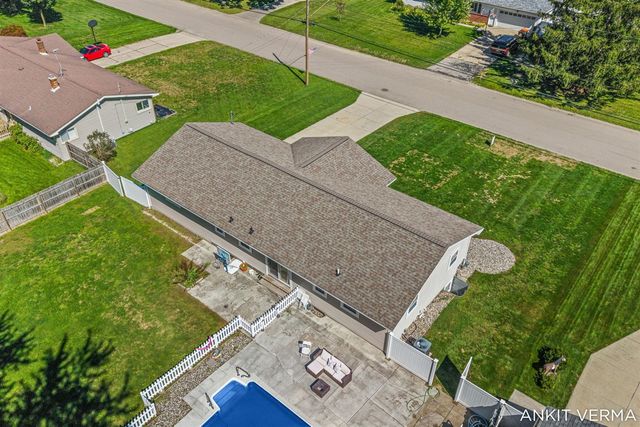 7439 Eastlane Avenue, Jenison, MI 49428