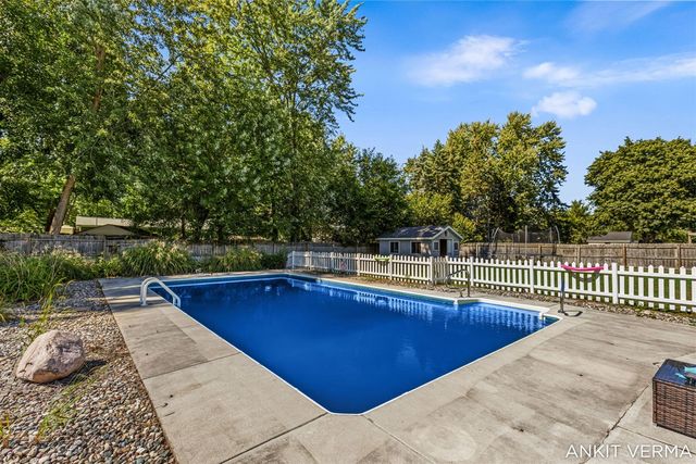 7439 Eastlane Avenue, Jenison, MI 49428