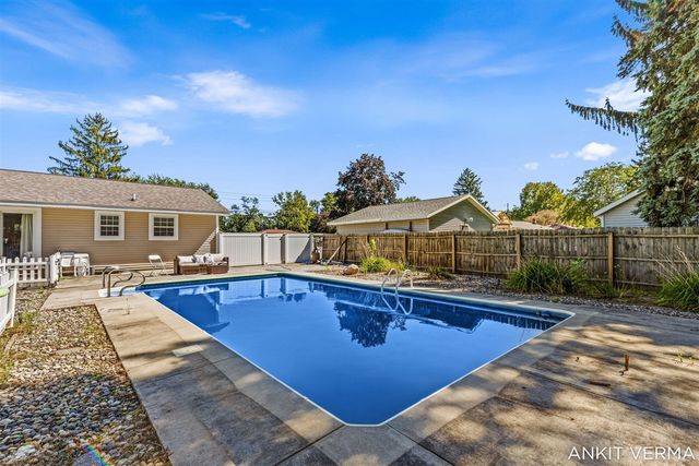 7439 Eastlane Avenue, Jenison, MI 49428