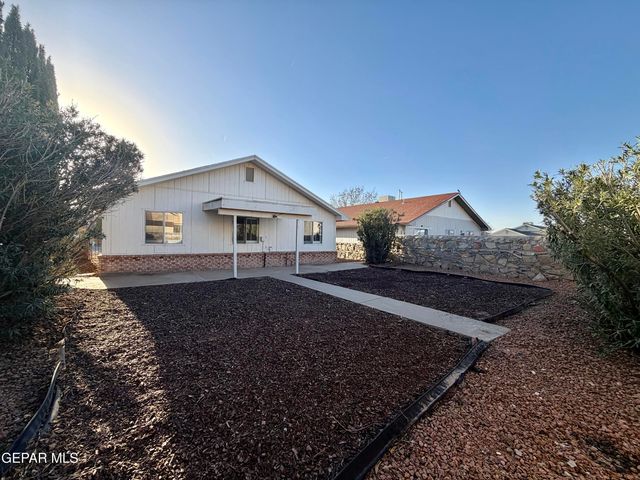 1808 LOANDA Lane, El Paso, TX 79928