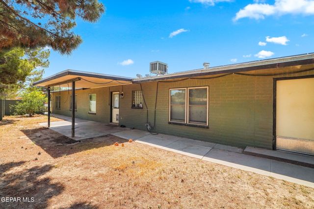5300 Crawford Road, Santa Teresa, NM 88008