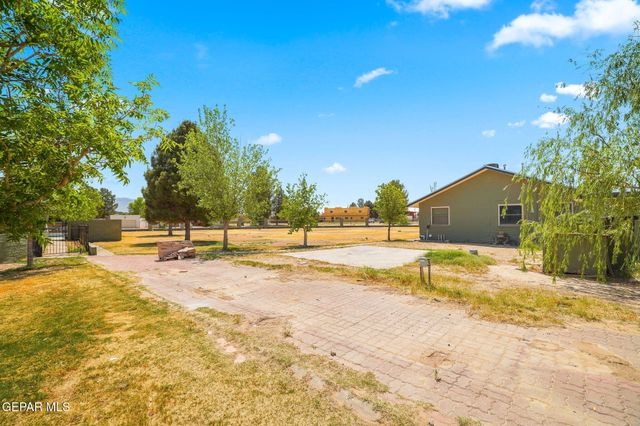 5300 Crawford Road, Santa Teresa, NM 88008