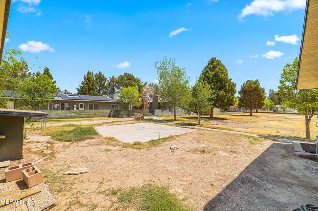 5300 Crawford Road, Santa Teresa, NM 88008
