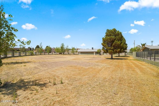 5300 Crawford Road, Santa Teresa, NM 88008