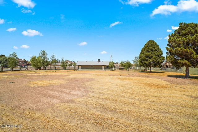 5300 Crawford Road, Santa Teresa, NM 88008
