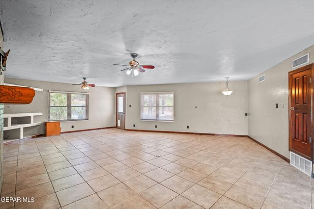5300 Crawford Road, Santa Teresa, NM 88008