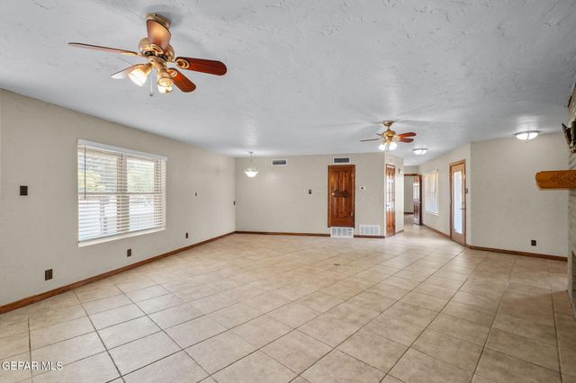 5300 Crawford Road, Santa Teresa, NM 88008