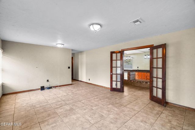 5300 Crawford Road, Santa Teresa, NM 88008