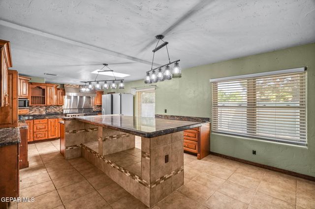 5300 Crawford Road, Santa Teresa, NM 88008